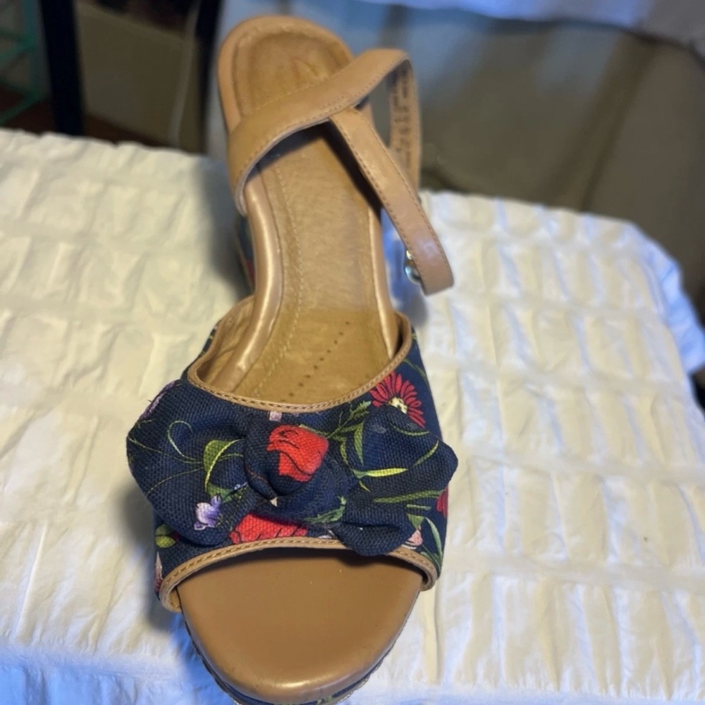 Clark’s cushioned Floral Navy Wedge Sandals 8M - Picture 8 of 12
